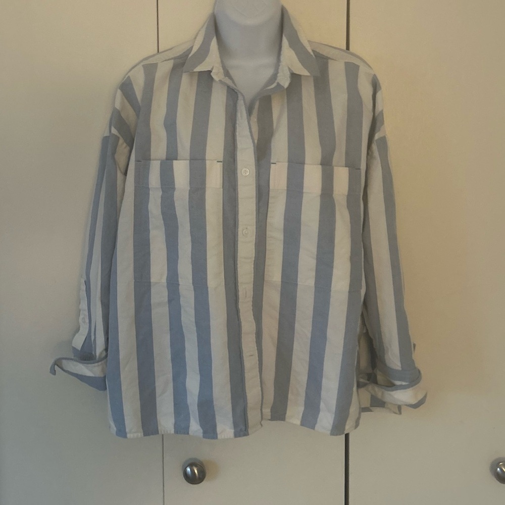 Everlane Cotton striped button front Collared shirt pockets S
